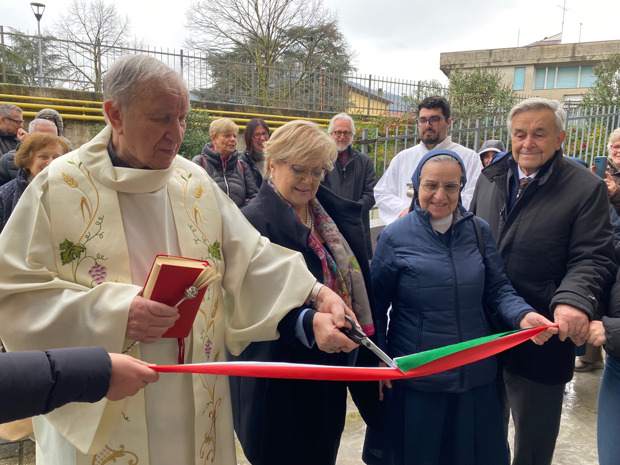 Taglio nastro